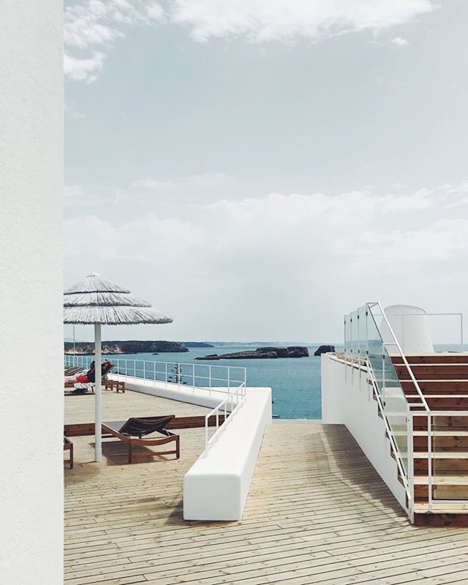 Peaceful corners ready for summer 💙 picture by our guest, thank you! #memmobaleeira #memmohotels #sagres #algarve