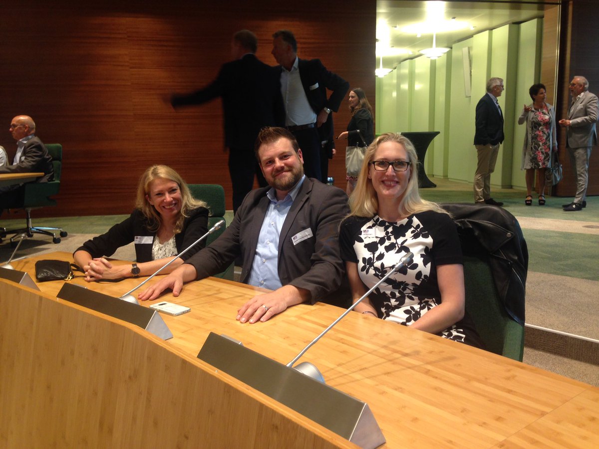 m_groendijk's tweet photo. Present bij het @MKB_avond! En die kleine van @050Legal is ook aanwezig 😂 samen met @BreebaartFD https://t.co/y0wNQrLBiJ