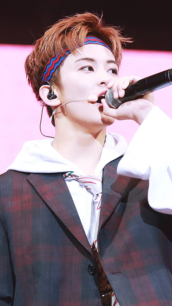 _Ramune_'s tweet photo. 170624 Kcon in Ny #marklee #이마크 #마크 https://t.co/oOAXaxbRiH