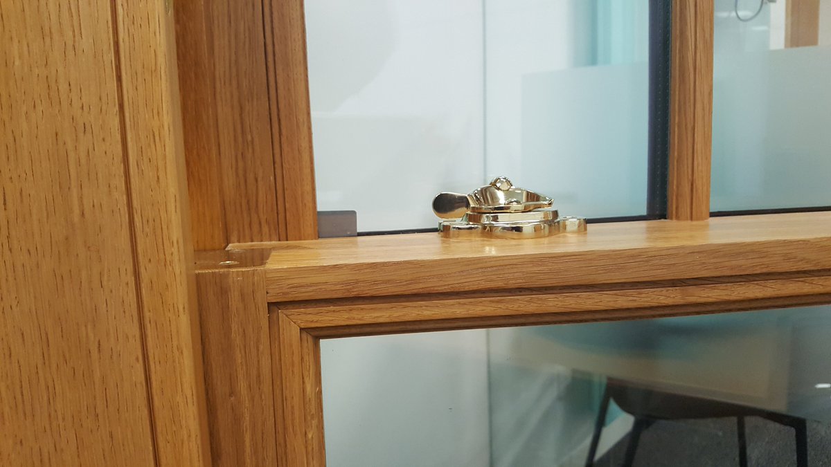 UK_APF's tweet photo. Presenting our innovative, air-tight and tailor-made box sash #window to @ADAMarchitectur last week. 
#innovation #architects #classical https://t.co/Mm2BnFikyF