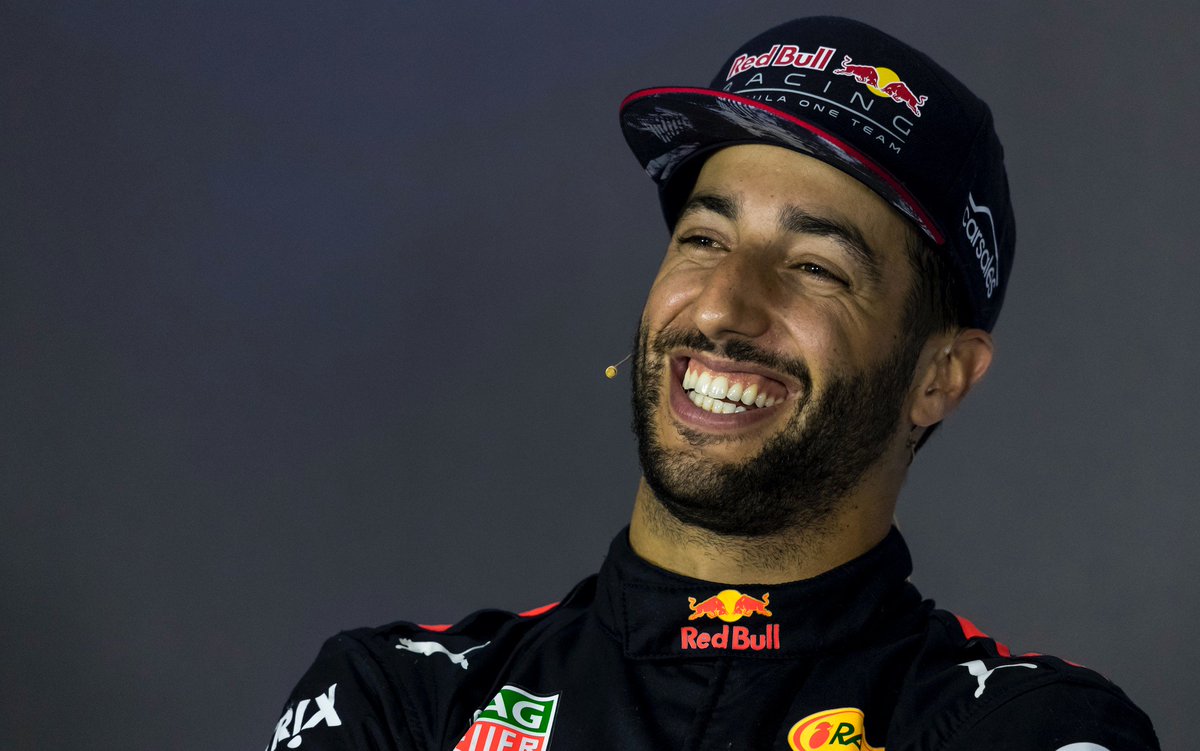 F1's tweet photo. TOP 10 POINTS SCORERS
(LAST 4 RACES 🇪🇸🇲🇨🇨🇦🇦🇿)

70 RIC
67 VET
66 HAM
48 BOT
26 OCO
24 RAI
22 PER
18 SAI
17 STR
12 HUL

#F1FastFact #F1 https://t.co/Oq2zEP0ezH