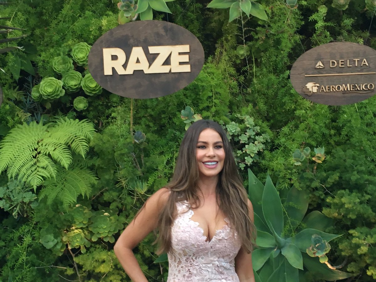 PRODU's tweet photo. ¡1, 2, 3: @razeofficial! Se acabó la espera y ya nació oficialmente @razeofficial. #PRODUpresente 💥📲🙌🏾🔝Más en Instagram >> https://t.co/jsLO9OeHim