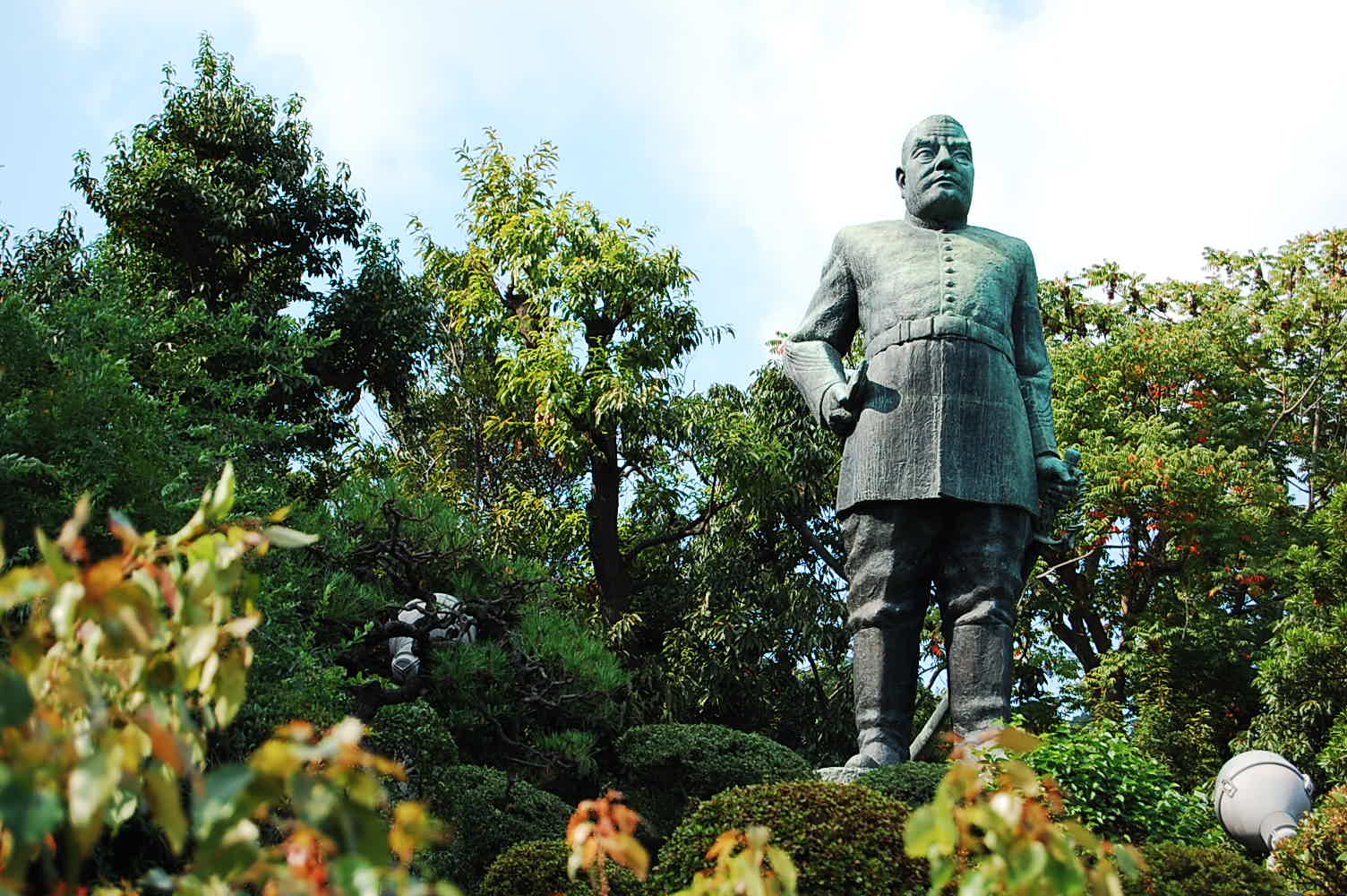 せごにゃん 鹿児島 おいの魂の中の人 西郷隆盛の銅像は忠犬 ハチ公と作者が一緒にゃっどー どっちも安藤照さぁっちゅー かごんま出身の彫刻家の作品にゃ おいがつれとるんはハチ公じゃなくて薩摩犬のツンにゃっどー せごにゃん 鹿児島 西郷隆盛