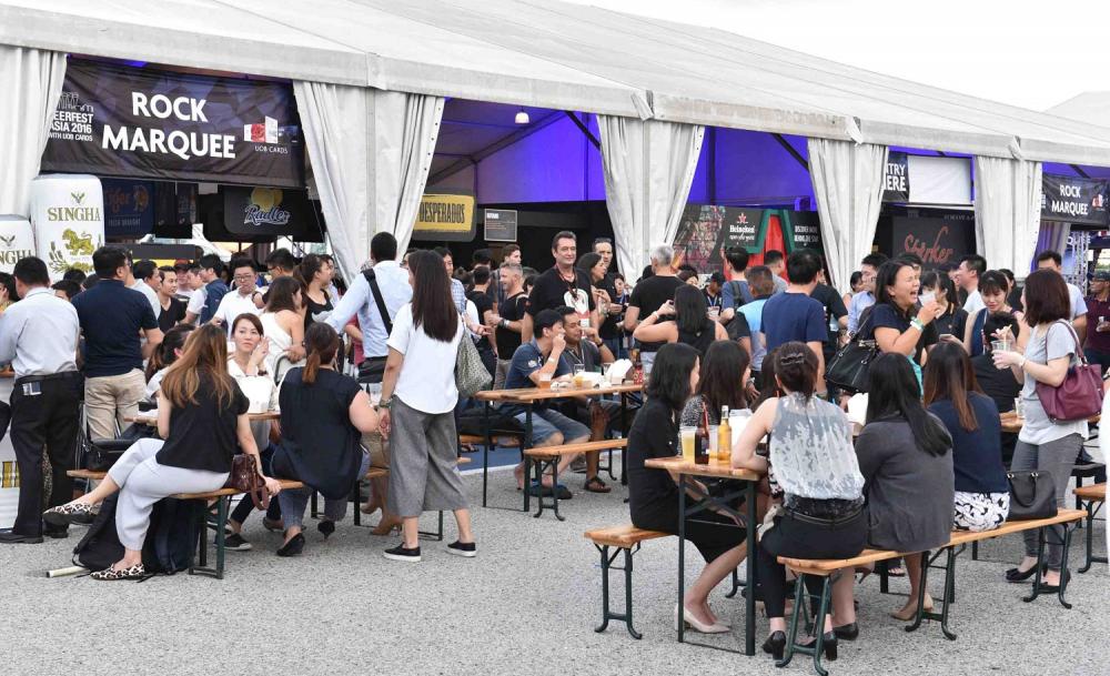 SGmagazine's tweet photo. Over 100 new beers, beer yoga and home-brewing workshops are coming to Beerfest Asia 2017. https://t.co/4Dvk8NvghX https://t.co/RSLMrKDghf