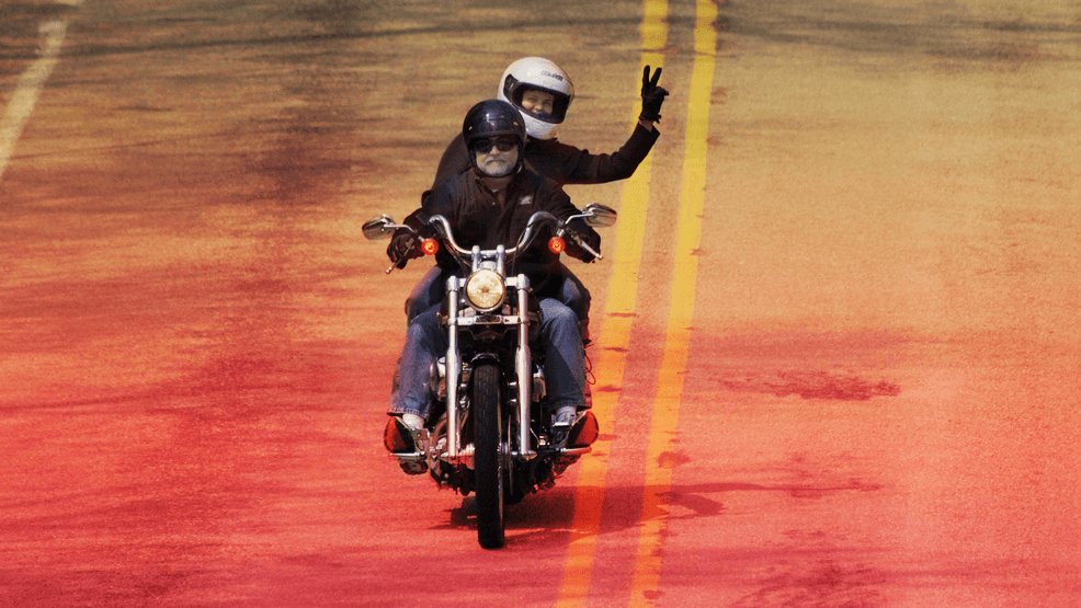 box_repsol's tweet photo. ¿Por qué los motoristas se saludan haciendo una V con sus dedos?
#saludoenV #dyk #moteros #saludo
https://t.co/trMvzZCGK0 https://t.co/HmqdDDsSAG