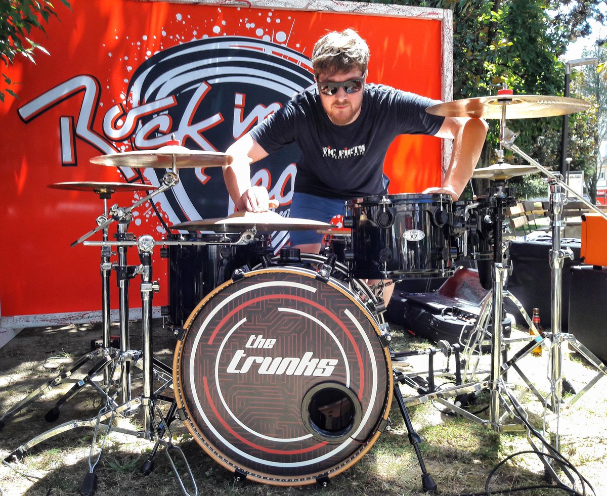 RoberTore tweet media