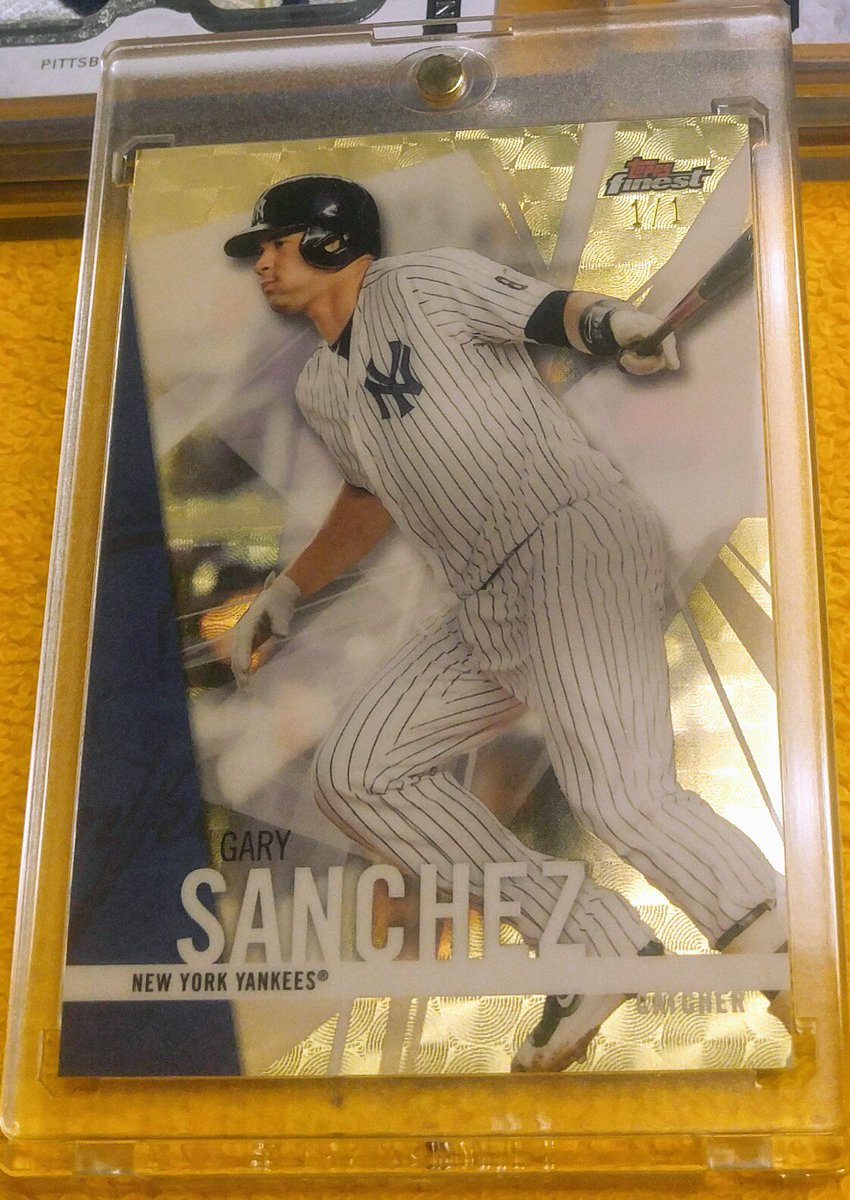 wheeler281's tweet photo. Mailcall from Saturday/Monday. Sanchez 1/1, Rickey 1/1, Malkin nameplate 1/6(should be 1/1 lol) and others #TheHobby #CardboardAddict https://t.co/3DkU1bxVG4