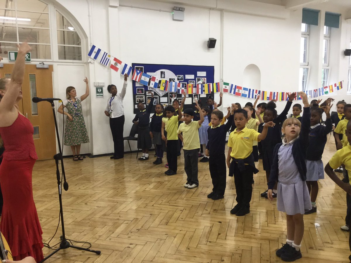 MissSophie2S's tweet photo. We loved learning #Flamengo dancing today for #hispanicweek .@Morningside_ps 💃🏻 2S had some serious rhythm! @MissHgonzalez https://t.co/4OXZWPfGc7