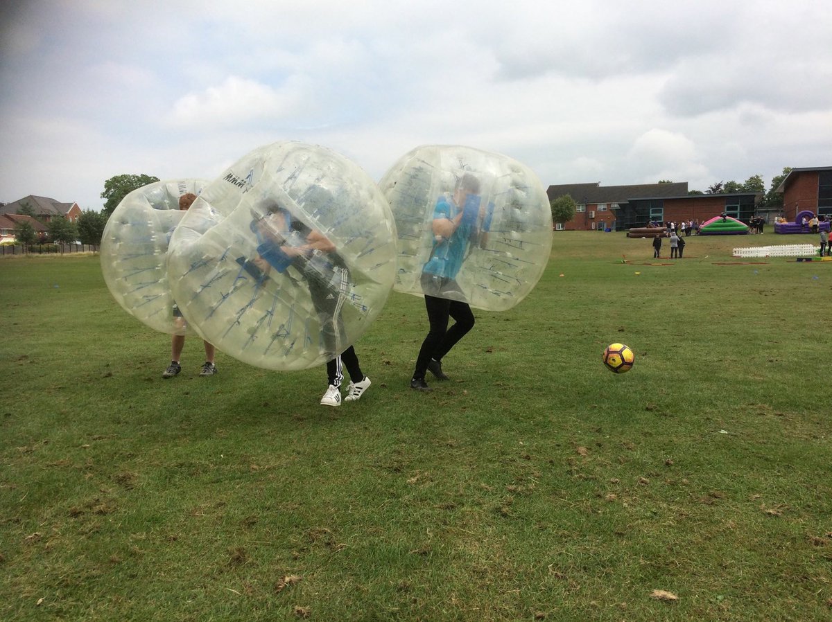 Fantastic event at <a href="/SandbachSchool/">Sandbach School</a> for the year 11 leavers! Some big clashes when the teachers got involved! #utseverisseges <a href="/SandbachSport/">PE & Sport@Sandbach</a>
