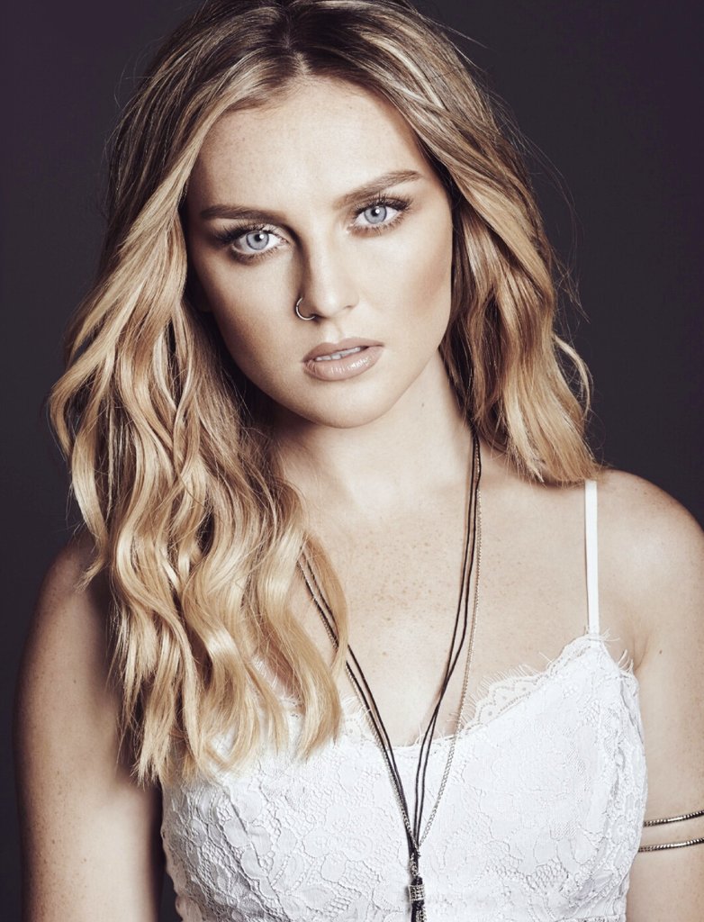 whatulikechoose's tweet photo. who's better?

#rt perrie edwards
#fav zayn malik https://t.co/ublTFTPBmB