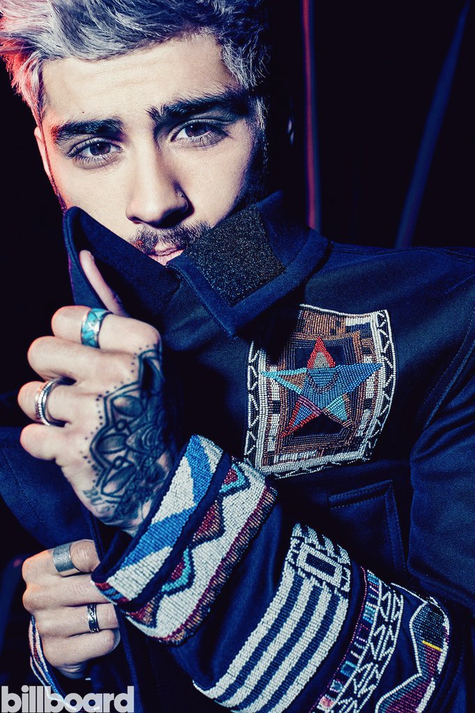 whatulikechoose's tweet photo. who's better?

#rt perrie edwards
#fav zayn malik https://t.co/ublTFTPBmB