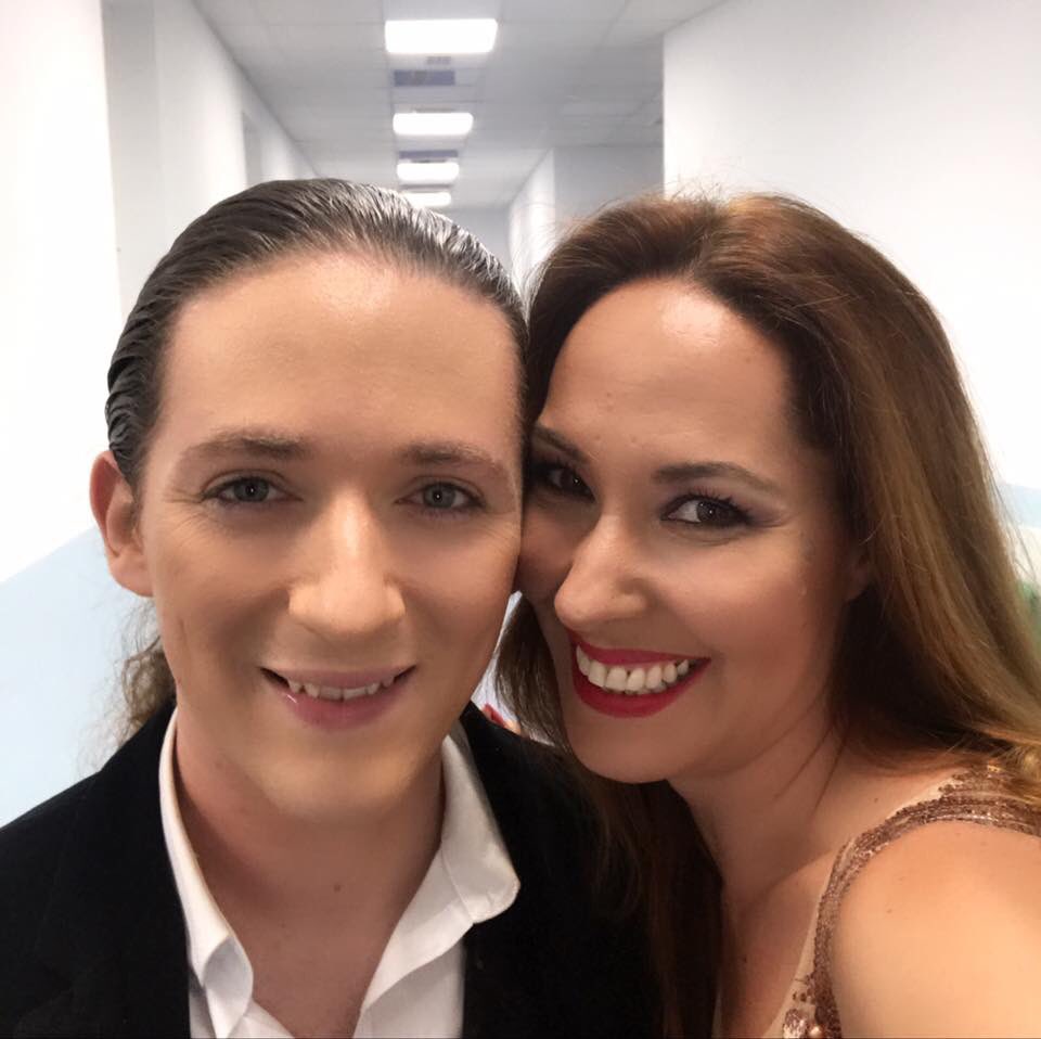 MBflamenco's tweet photo. Actuando junto a la preciosa @RosarioMohedano #ugena #imparables #musica #directo #nocheunica https://t.co/pE9CXEqhoX