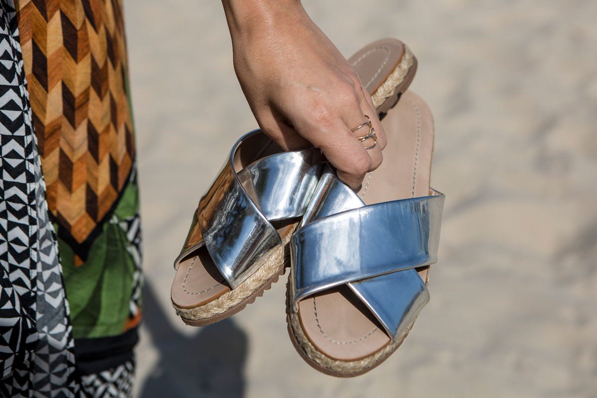 SiteLBcom's tweet image. Do brinco ao sapato, Anita é uma das personagens mais bem-vestidas da trama. 👙💜