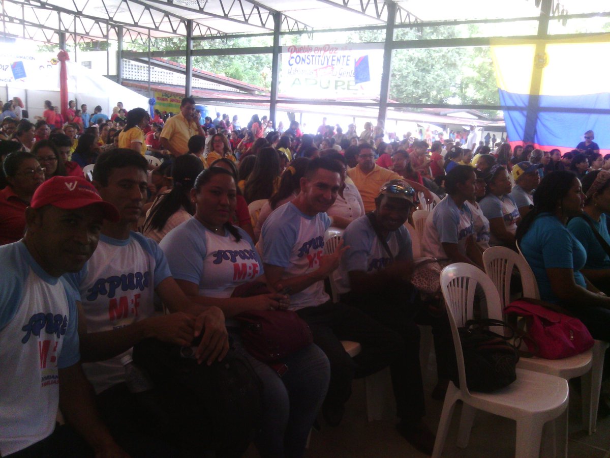Congreso pedagógico Estadal 2017 constituyente Educativa por una escuela de Paz y Convivencia <a href="/JauaMiranda/">Elías Jaua</a> <a href="/isleyita/">Isleyer Rivas</a>