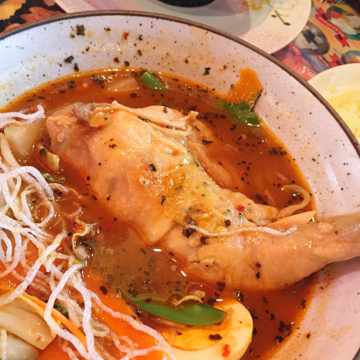 遠藤 カレー記録アカウント 今日のカレー 下北沢 マジックスパイス 東京下北沢店 チキン トマトベース 辛さ は悶絶 覚醒から虚空までの7段階の辛さから選べて 辛さを足す元々のベースはスープカレーというより和風野菜スープみたい お店は