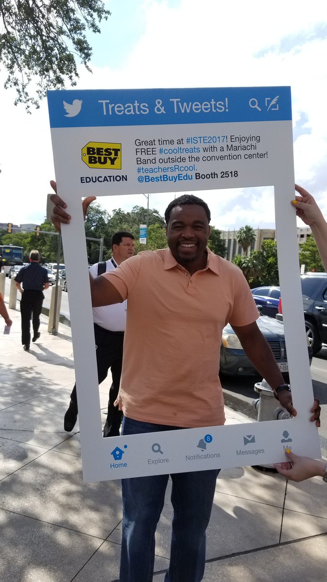 Great time at #ISTE2017 ! Enjoying Free #cooltreats with Mariachi Band outside the convention center! #teachersRcool <a href="/BestBuyEdu/">Best Buy Education</a>
