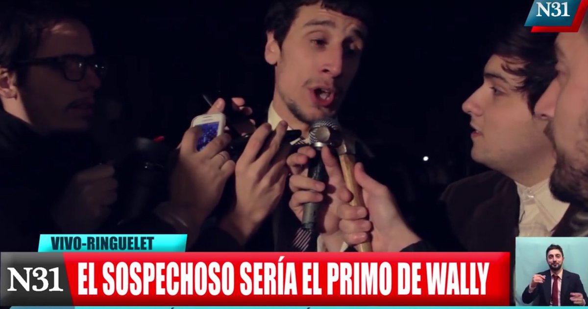 flipzoneok's tweet photo. Parece que los chicos de @Juevesdetrapos encontraron a Wally y acá está su loca cobertura. https://t.co/ySZnz9Yx5d https://t.co/lktSFvY723