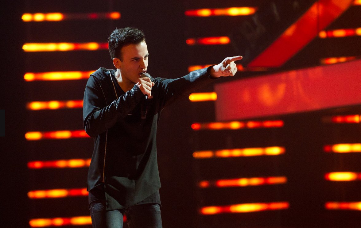 Голос нокауты. Я тебя слышу дорама ли чон сок. Ли джон сок я тебя слышу. Голос ли. Голос ли.