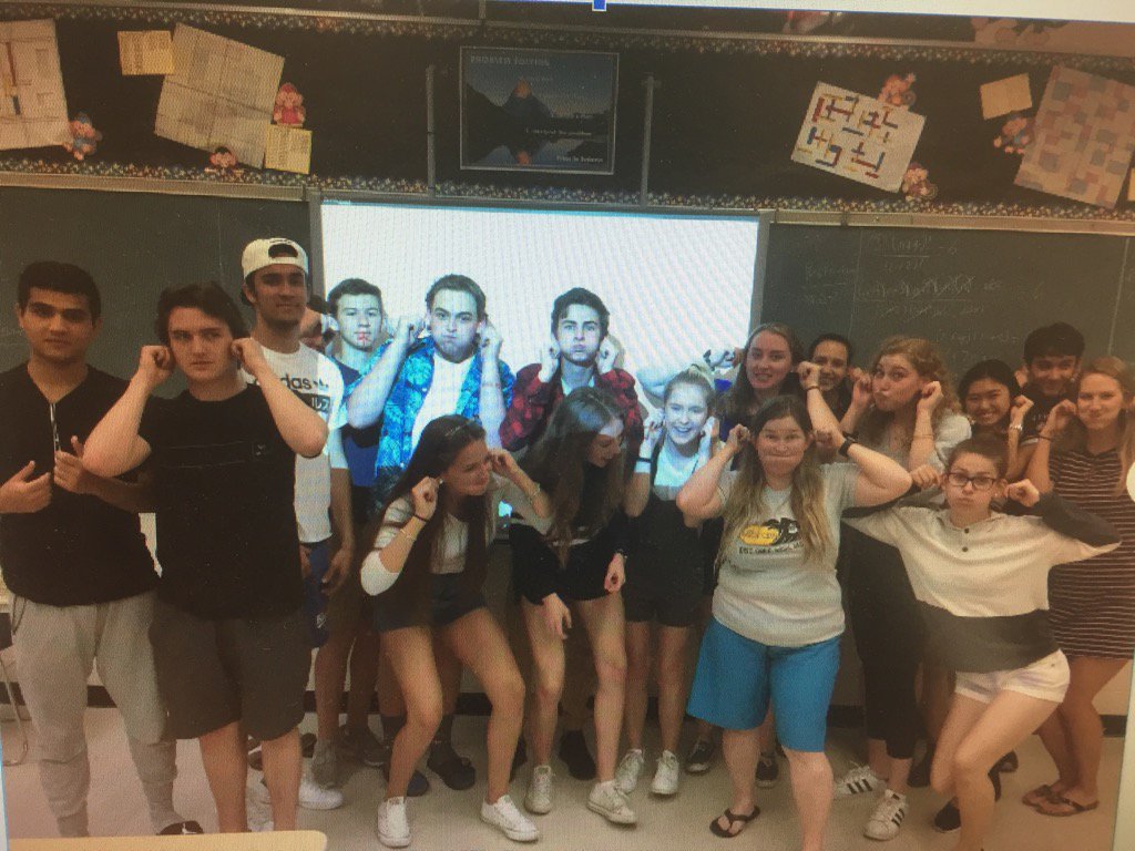 JenBrownEdu's tweet photo. Love this picture. I'll miss this group.  @ABLucasVikings #monkeyfaces #endofyear https://t.co/ZsLEcwMGN7