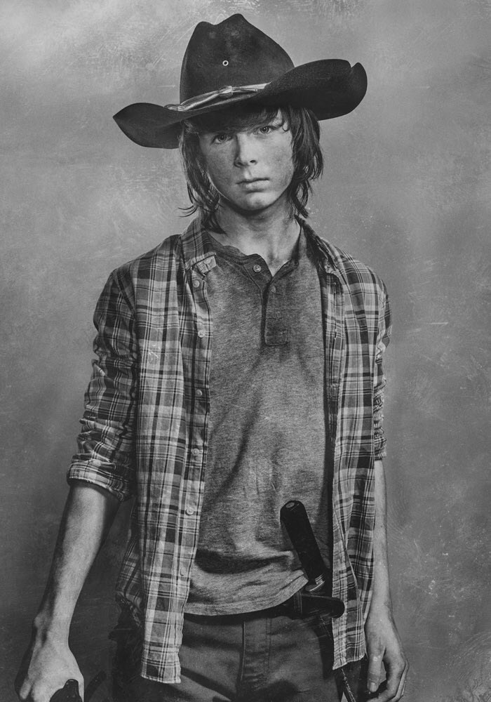 Remessage to wish Chandler Riggs a happy birthday! 
