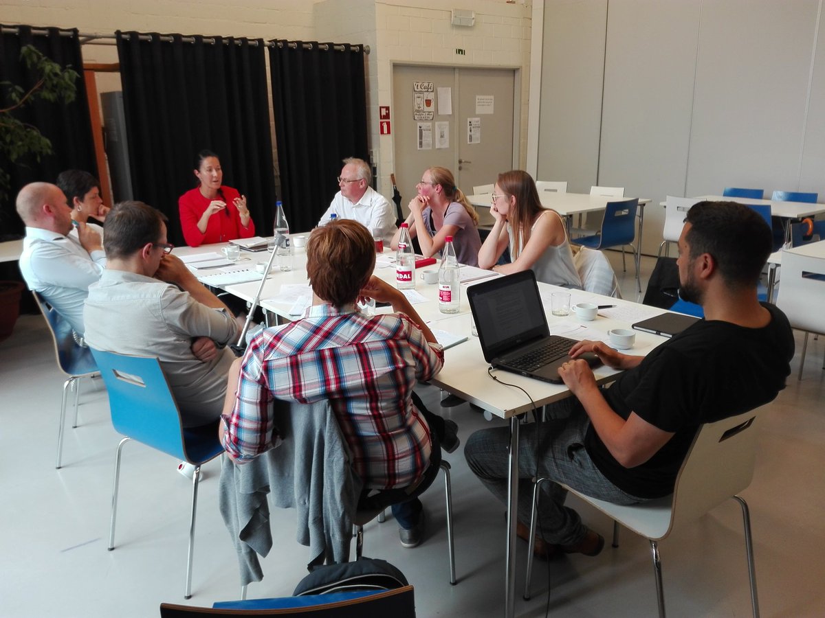 VerstegenMieke's tweet photo. Interessante stuurgroep #Intercompetent van @SamenLevOpbouw Antwerpen met @Asap.be @AgoJobs&Hr @tempera en @VFUFF I>> meer #talentaanhetwerk https://t.co/7VJ8X9TOYr