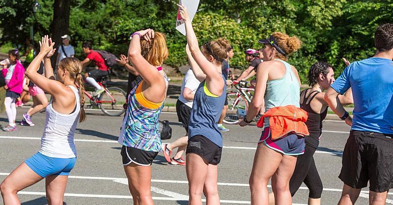 FitnessMagazine's tweet photo. 11 Mantras That Will Get You Through Any Run https://t.co/kEu4YVOdZ3 https://t.co/rO6cPQTYyR