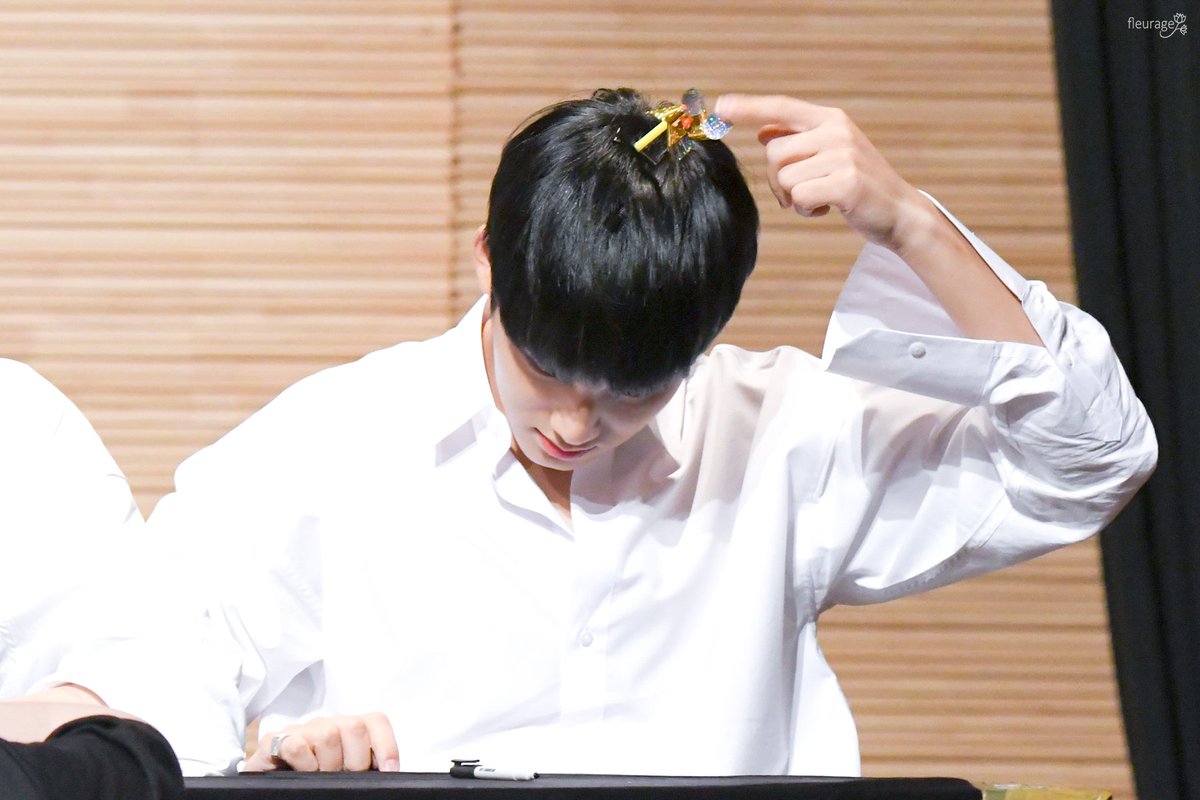fleurage_17's tweet photo. 170617 용산팬싸 아...진짜귀여워ㅠㅠㅠㅠ우쮸쮸ㅜㅡㅜ❤ #민규 #mingyu #세븐틴 @pledis_17 https://t.co/T1Ikr7MPb7