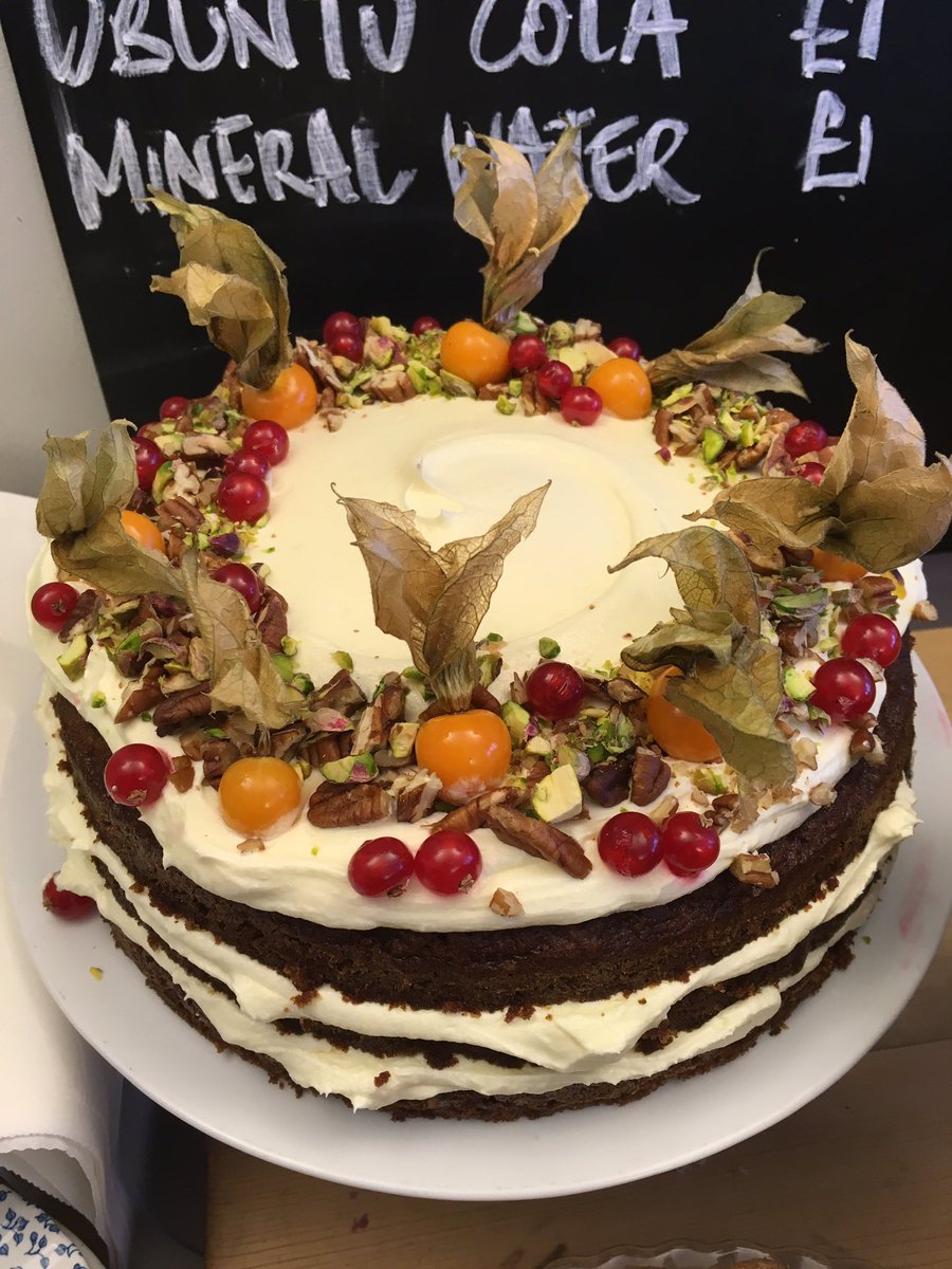 A much needed treat after a wet morning on the bike! Thank you <a href="/LintonKitchen/">The Linton Kitchen</a> #cake