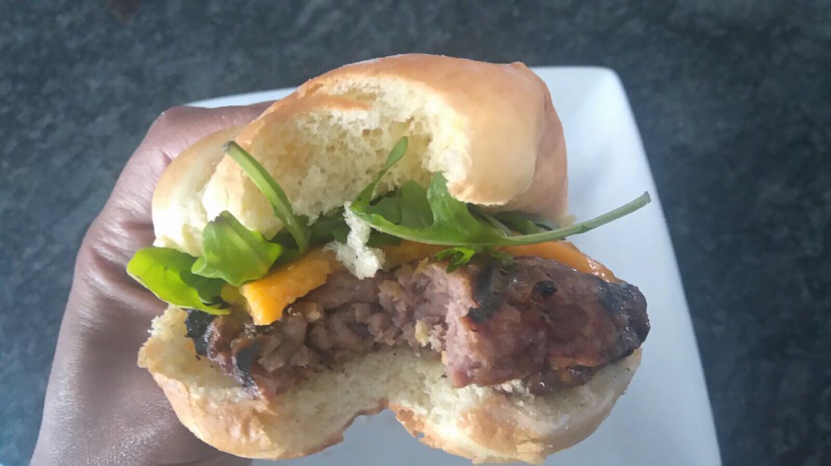 Kettlebell_NDOP's tweet photo. #BBQ season! ☀️🙌 https://t.co/aB0TYhmGe3