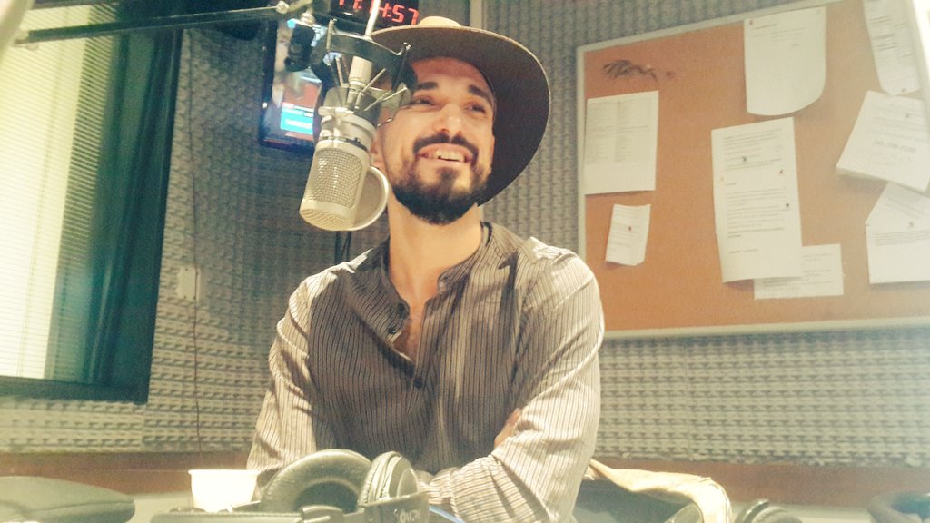 radio2rosario's tweet photo. #ADiario #EnVivo @AbelPintos con @Ciro6as y @Yojuanjunco https://t.co/lyL4oIZfuu