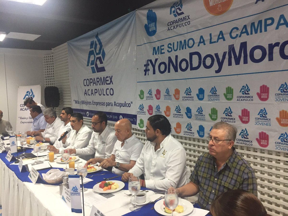 AldeaLegal's tweet photo. @aldoayvar asistió a la sesión de @AcapulCoparmex en la que estuvo como invitado especial el Mtro. Bernardo Campos, Director del @INGE_OPD https://t.co/kmu68o5jdX