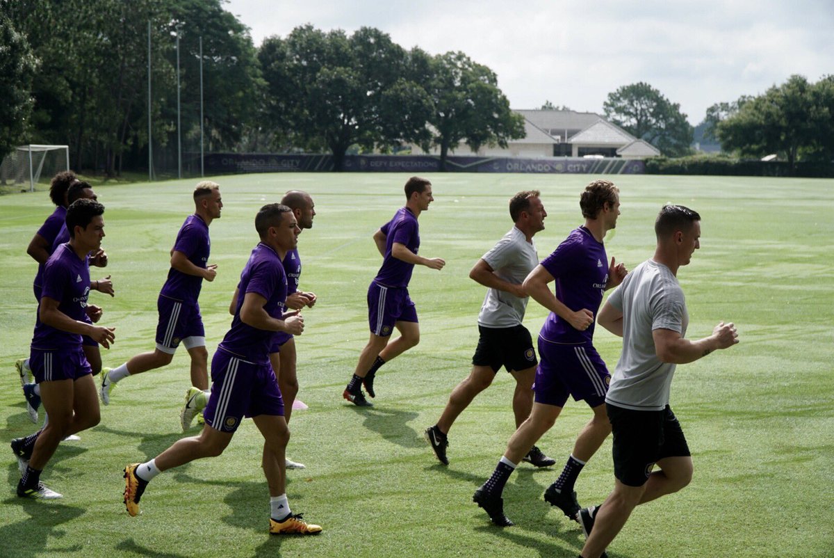 Squad runs. #NeverHuntAlone 🦁 https://t.co/ATezZLu8Ur