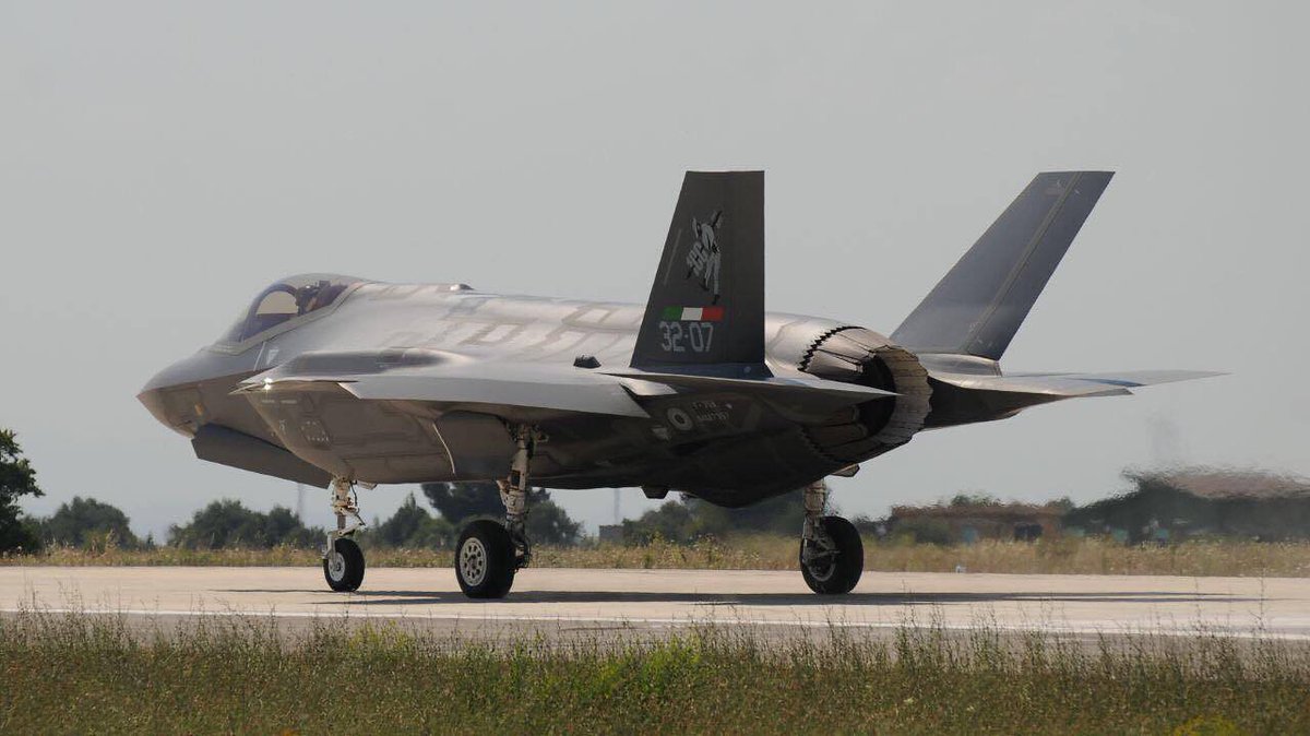TheAviationist's tweet image. Here Are The World&apos;s First F-35A Lightning II Stealth Aircraft With Special Tail Markings wp.me/p2TYIs-b6L