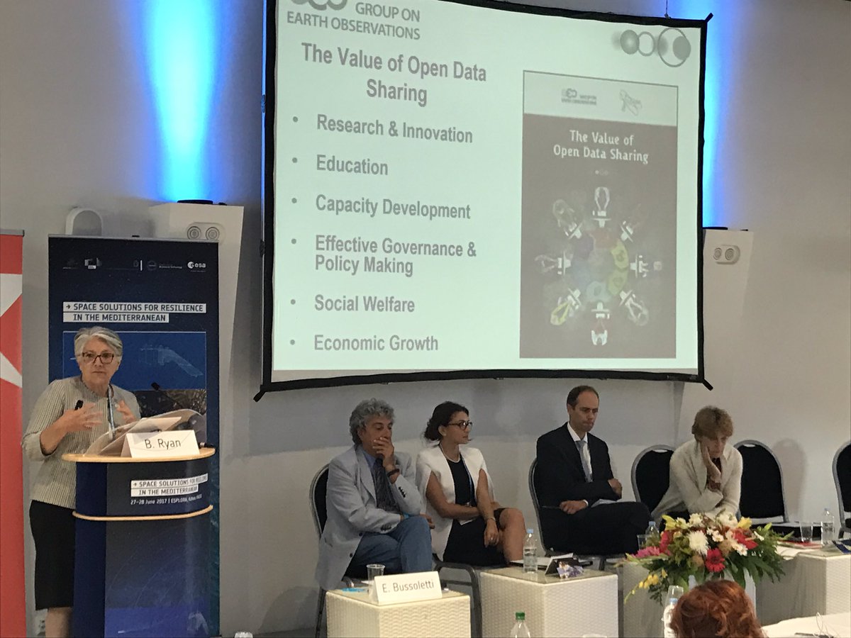 Steph_Ourevitch's tweet image. B .Ryan, Director of @GEOSEC2025 stresses role of private sector in #EO 4 #SDG at @EU2017MT @ESA_EO   Space Solutions for the Med conference