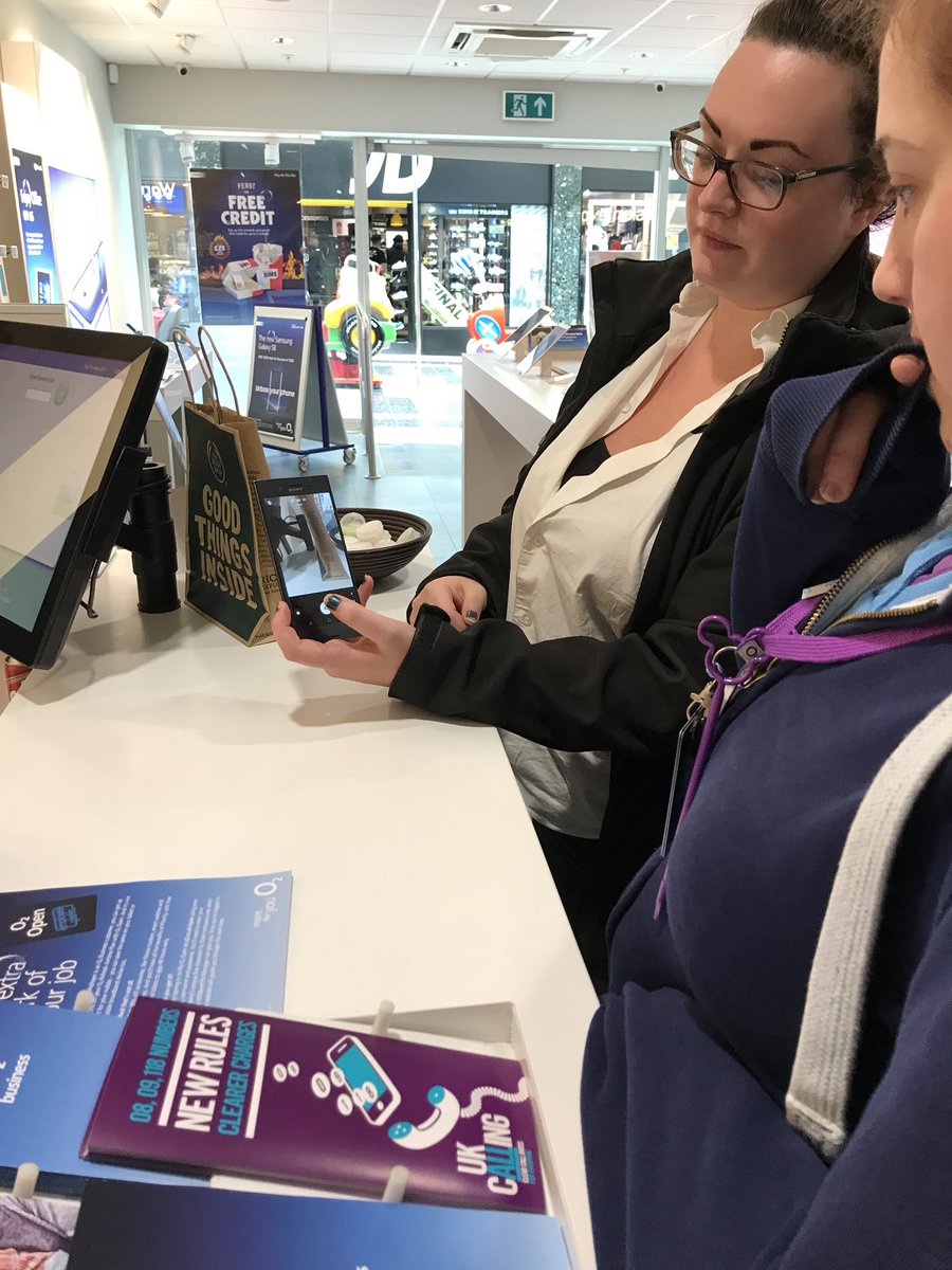 GuruKettering's tweet image. @sonyxperiagb showing off their XZ Premium! Come and check it out!! #o2showcase #sonymobile #kettering
