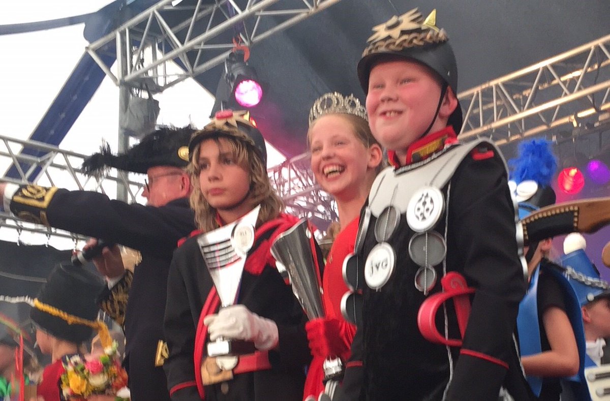 L1_Nieuws's tweet photo. School Merkelbeek wint Kinjer-OLS in eigen huis https://t.co/khTGtwWurH https://t.co/trE3lDtlDR