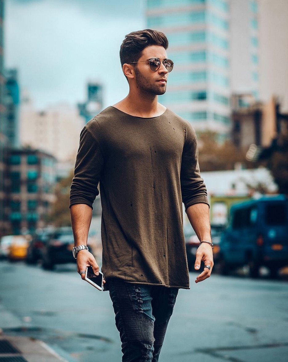 MTV's tweet photo. Happy #NationalSunglassesDay 😎 https://t.co/KcQEfEfOVw