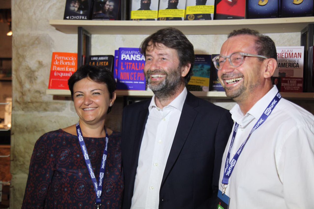 MauroMast's tweet photo. La maratona #digithon2017 alle #VecchieSegherie  #Bisceglie è stata strepitosa. Attendiamo @enricoletta per la presentazione del suo libro https://t.co/LsOMmklfuA
