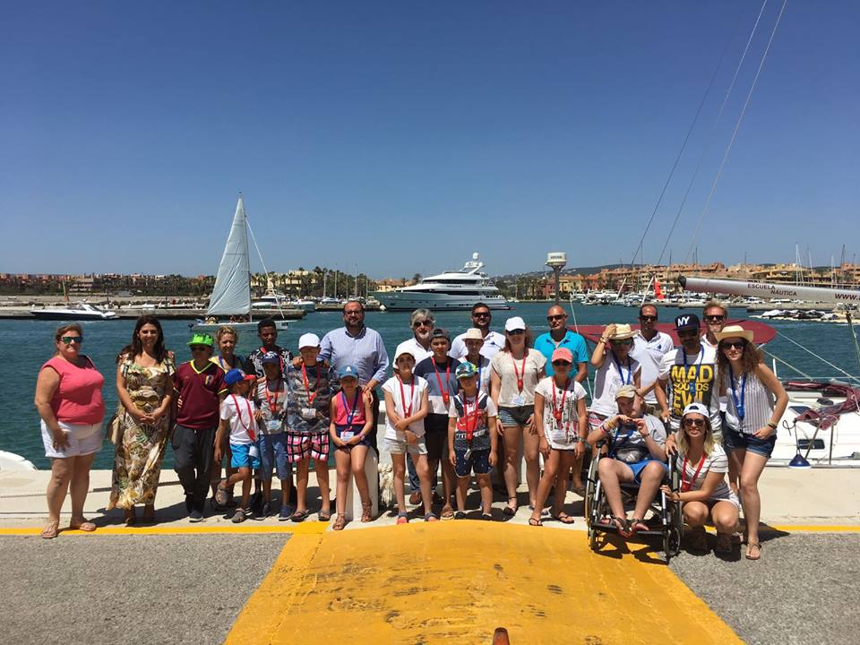 Un verano, la visita de niños de la Fundación Blas Méndez Ponce
sotograndedigital.com/verano-mas-lle… <a href="/puertosotogrand/">Puerto Sotogrande</a> <a href="/KE_SOTOGRANDE/">KE - SOTOGRANDE</a> <a href="/BlasMendezPonce/">Fundación Blas Méndez Ponce</a>