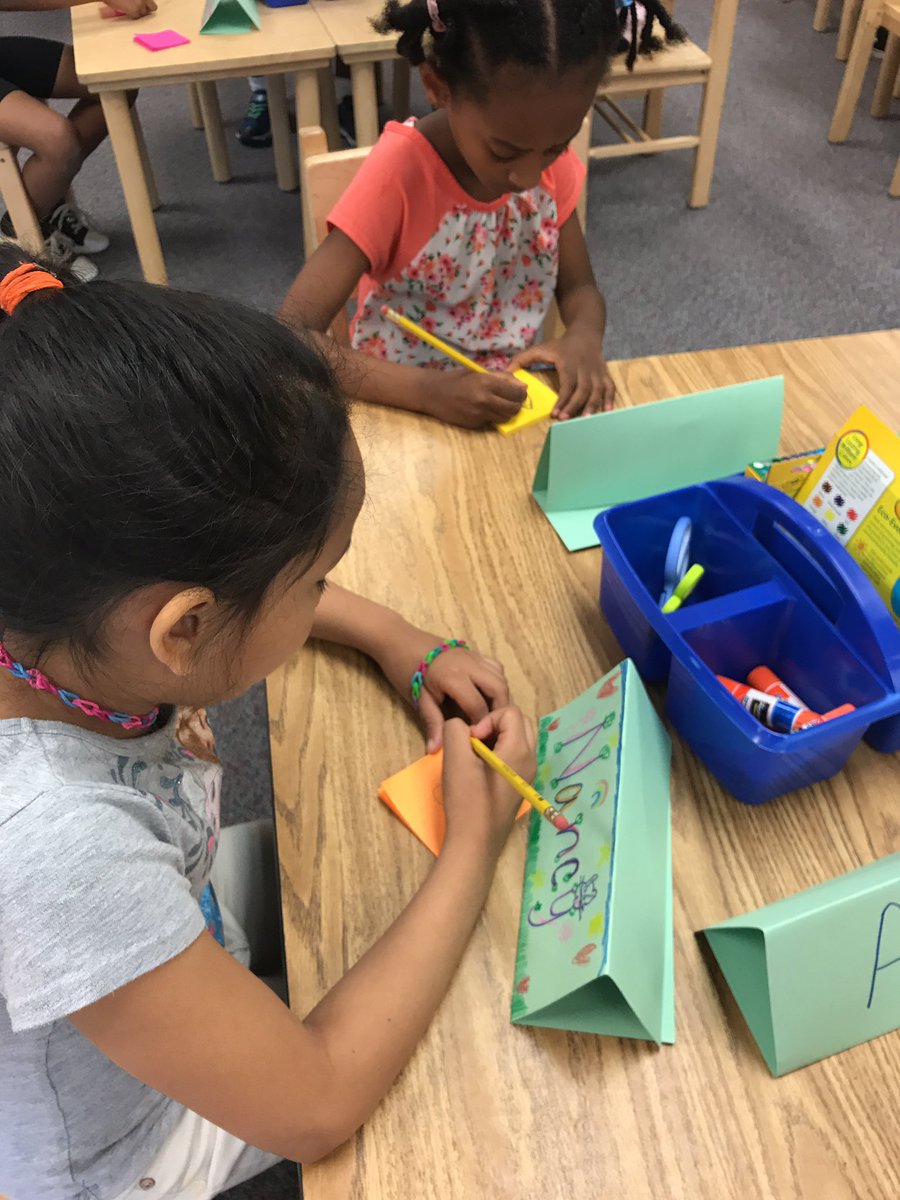 ApsTitle's tweet photo. #APSInnovAcademy Drew Young Scholars post-it on "change" https://t.co/a331BK4WOO
