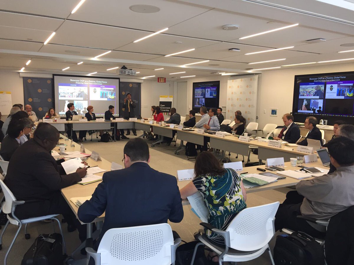 laurelucchesi's tweet photo. @Etalab @opengovpart @rakeshrajani @mbgoodman @cabinetofficeuk @josephpowell @suneetajan @AmelieBanzet @Mathilde_Bras @mounir @HenriVerdier Former Minister Francis Maude: "@opengovpart is a support network for reformers who want to lead difficult change in governments" #Act2Open https://t.co/Mp1HOr7Syx