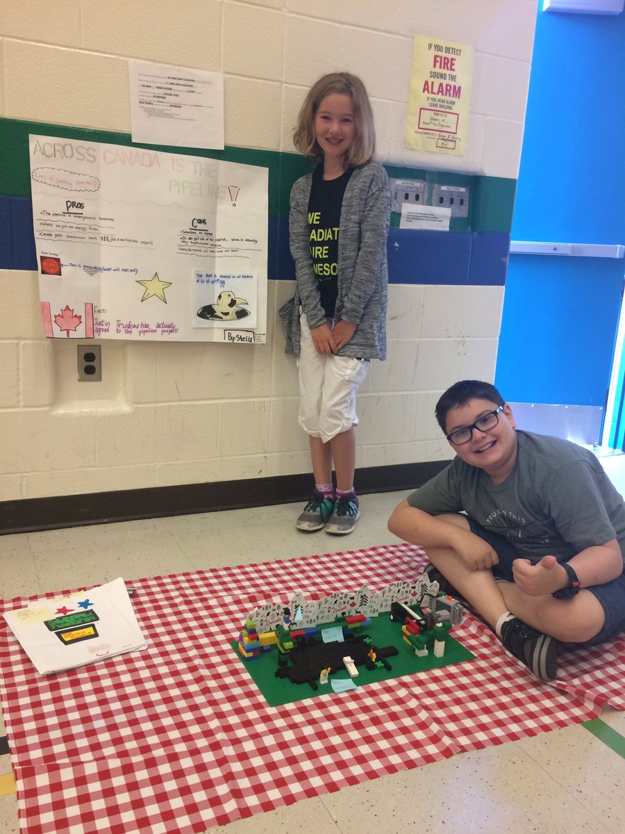 Mrs_A_Edwards's tweet photo. We're having lots of fun at the #legoshowcase today! The Ss are sharing and getting lots of ideas! @Brookmede https://t.co/ZjyBOX7vyX