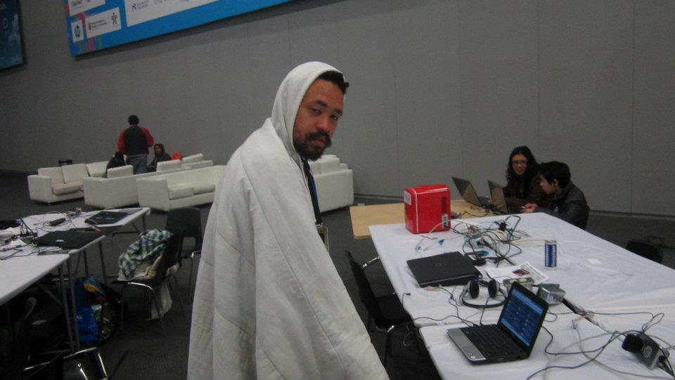 2000dePan's tweet photo. Hace 5 en el #CPCO5.
*Noten mi cara de "dormir es para la gente que no está acá"*. https://t.co/4WZ88dbI95