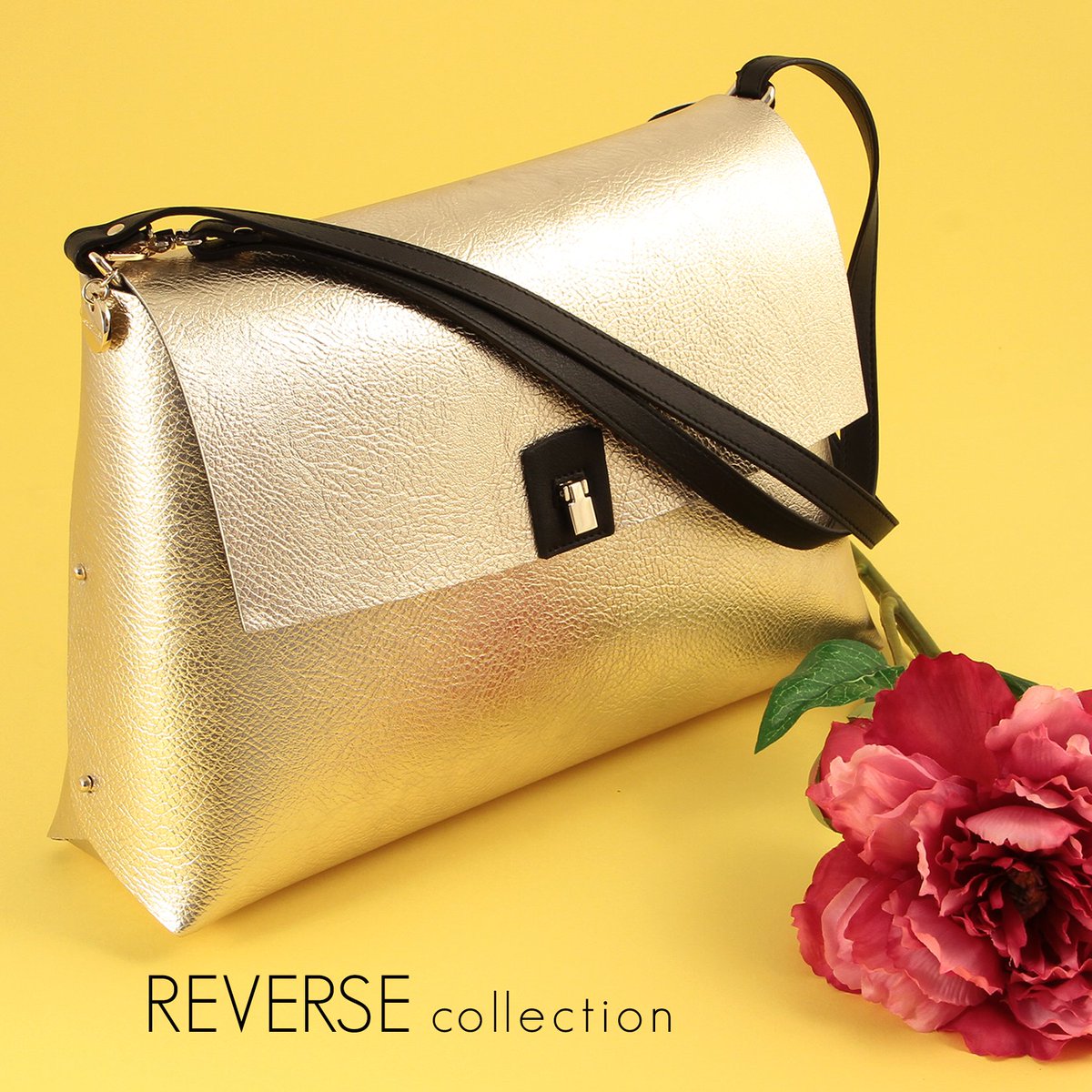 Loristella_Glam's tweet photo. Gold color for Revere Collection! #Loristella #Bags #ReverseCollection #bagsandaccessories #glamour #madeinitaly https://t.co/POOyWb5xiJ https://t.co/g0uqI4HewY