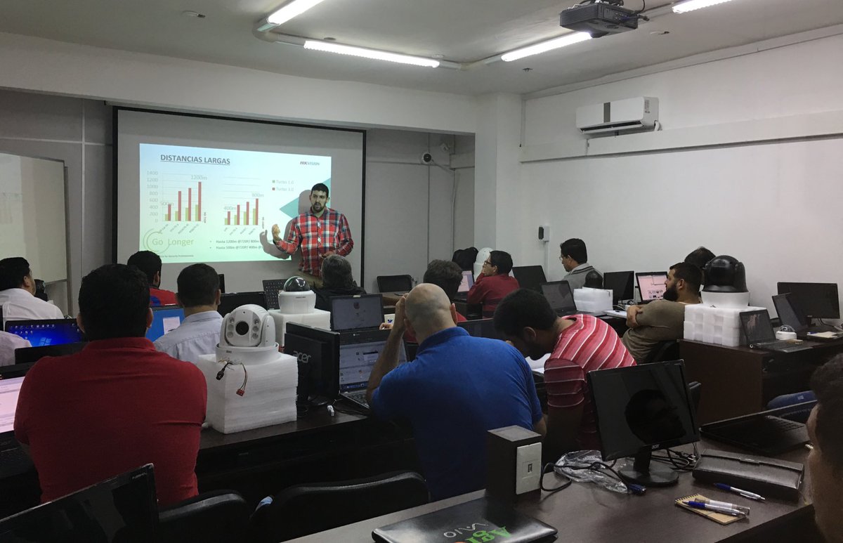 centronicPy's tweet photo. Entrenamiento Profesional.
Nuestros clientes participando del curso de Certificación HCSA de #Hikvision https://t.co/ZcaK8Uz2kg