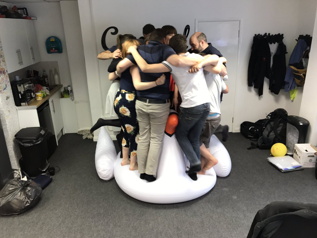 meetdraw's tweet photo. This is what 12 agency folk from @Createful on one swan looks like. (and the inevitable crash) #MeetdrawOnTour #WinWithKIN https://t.co/ghyb2XJNFo