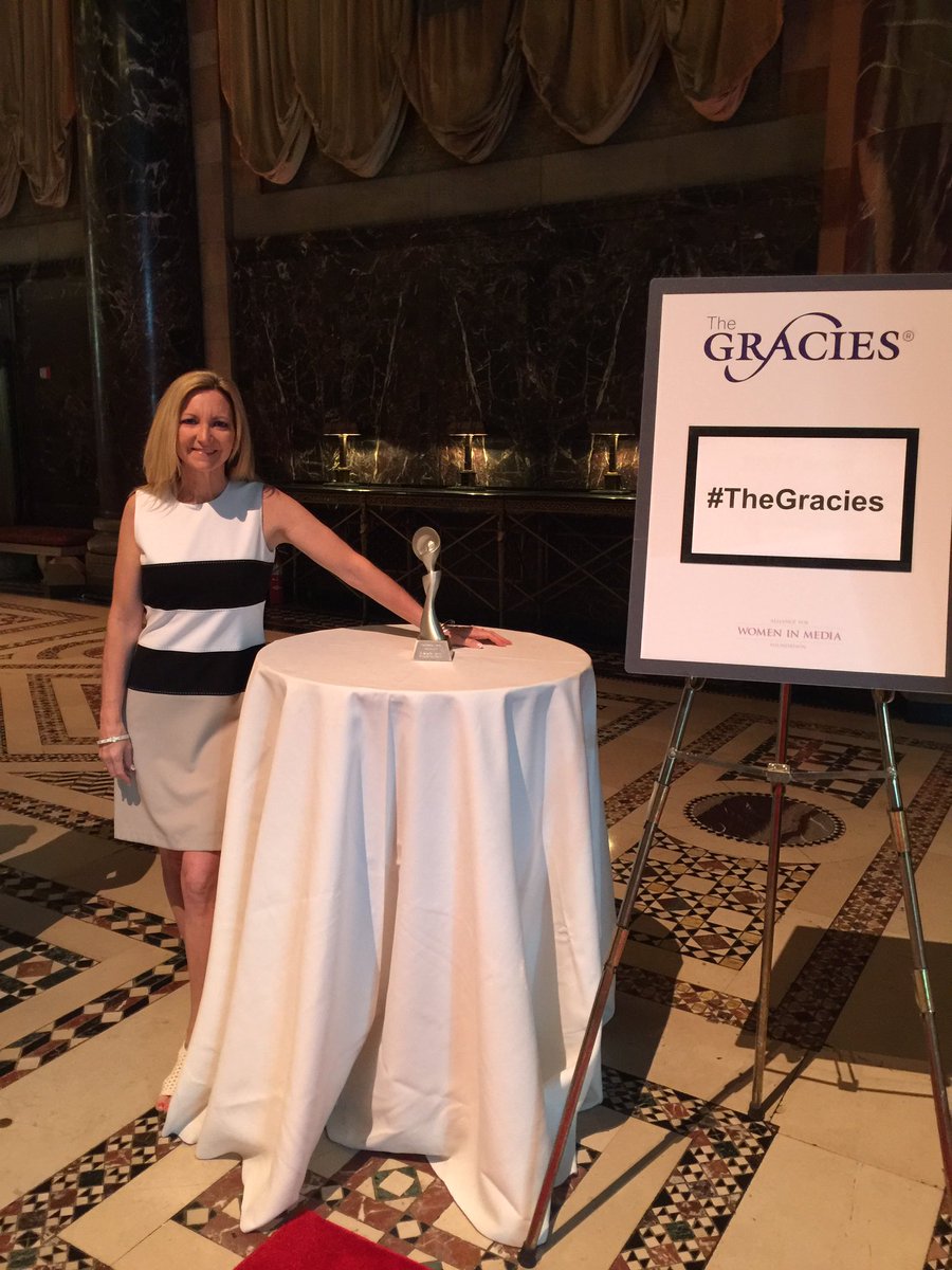 ErinOnMix's tweet image. In NYC to accept my Gracie Award. @AllWomeninMedia #thegracies