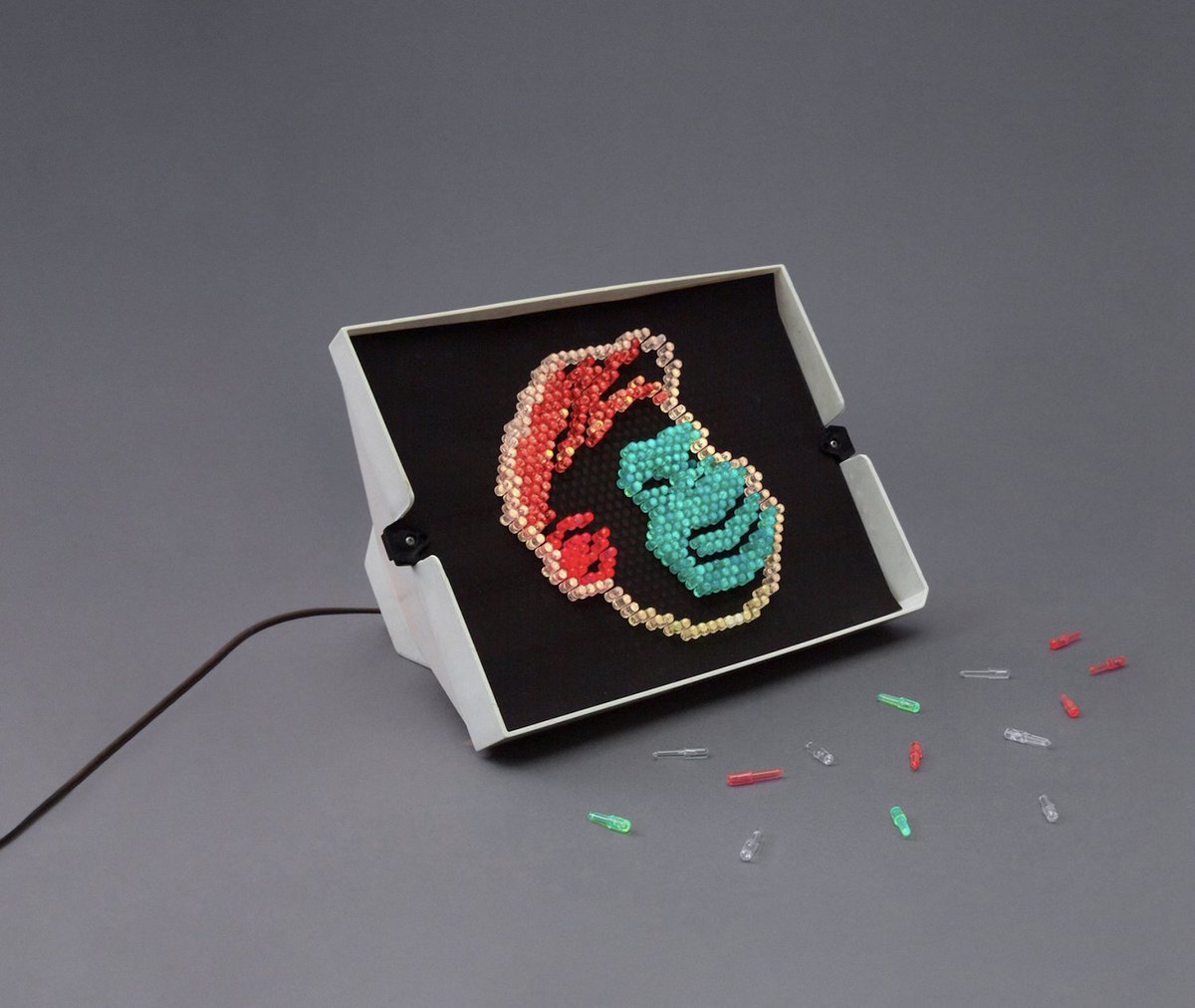 Gesen's tweet photo. @MailChimp Hey, is this custom made or something one can buy and make their own version? (see attached image) https://t.co/UTz8CunimI