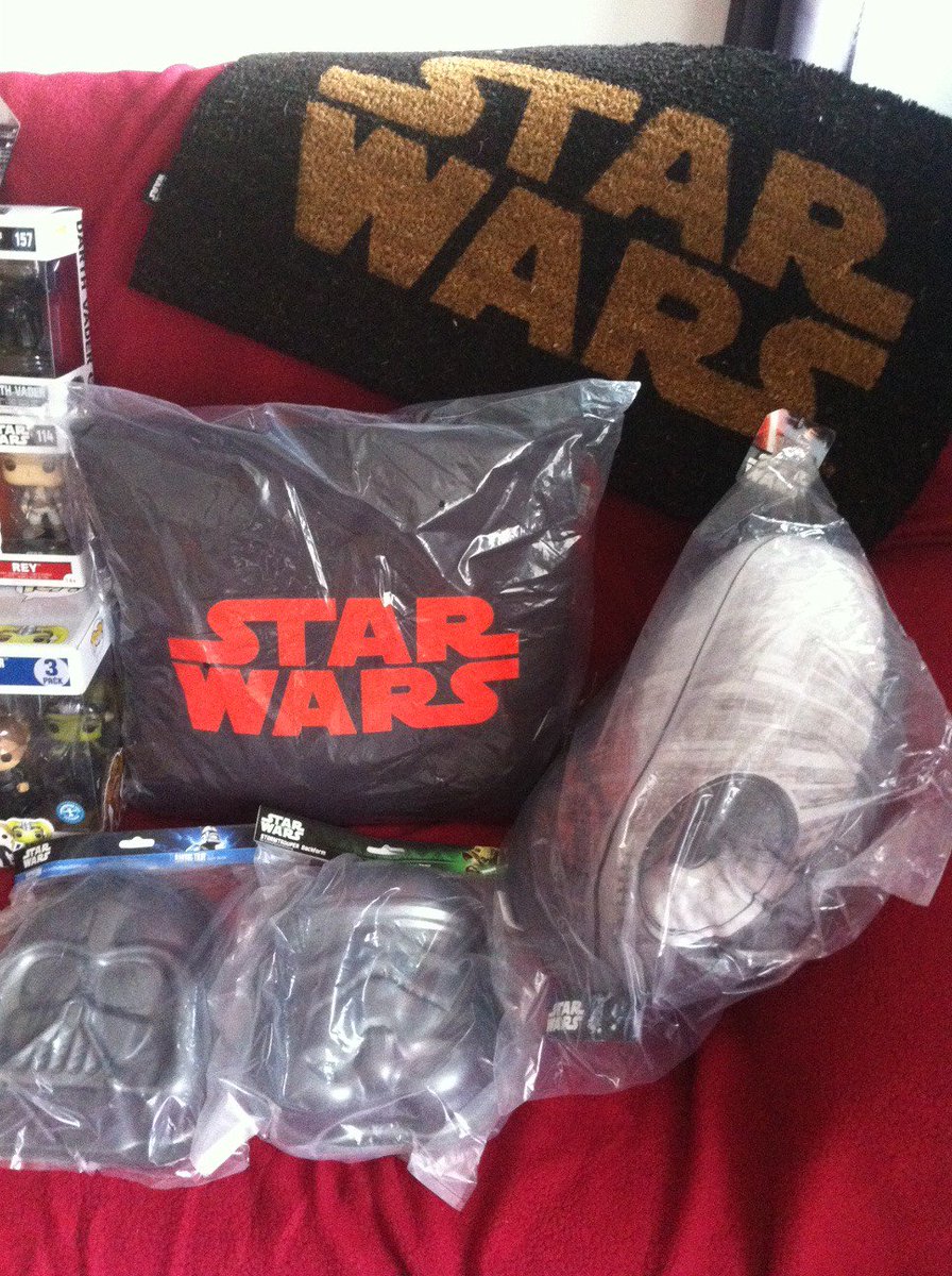 cine_media's tweet image. 🎁🎁🎁[CONCOURS] Pour rappel, tentez de gagner de nombreux lots Star Wars - bit.ly/2s3LuO7 ➡️ Follow + RT = +1 chance de gagner