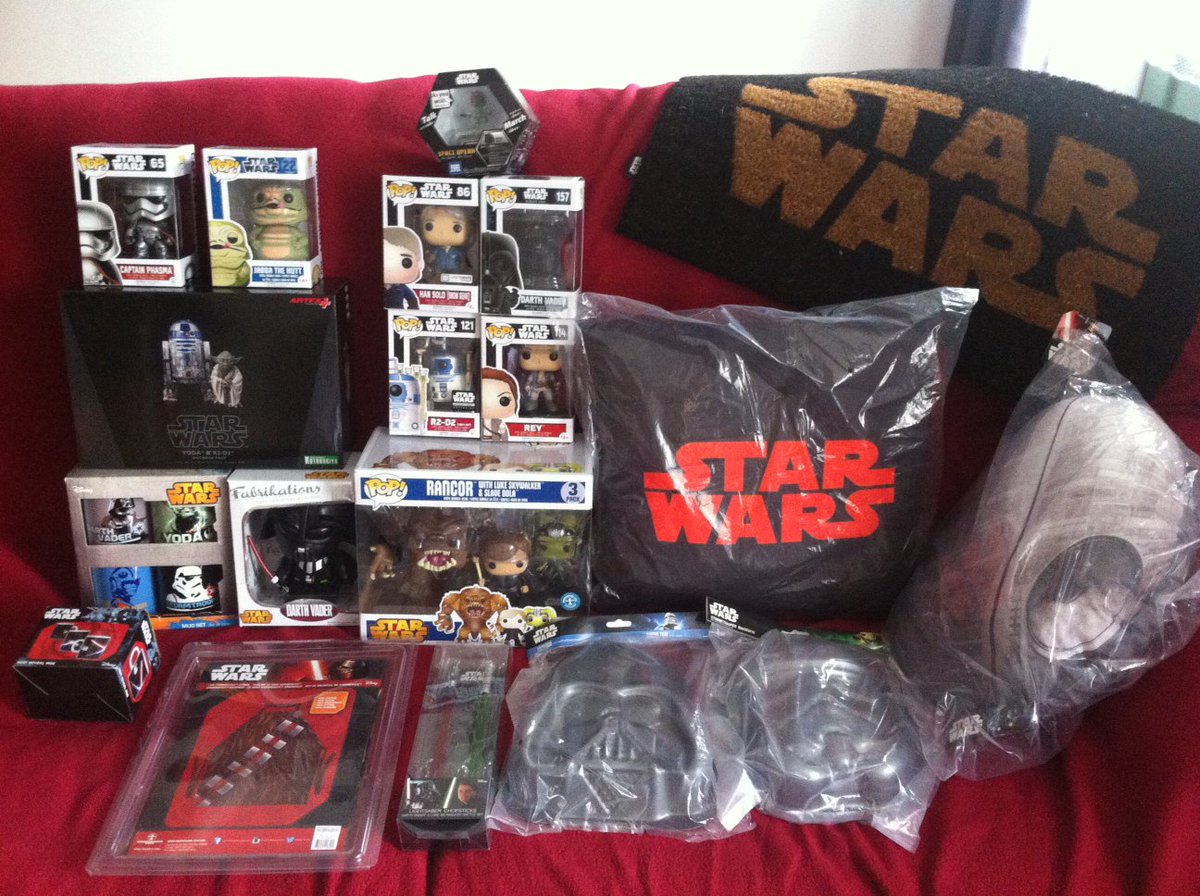 cine_media's tweet image. 🎁🎁🎁[CONCOURS] Pour rappel, tentez de gagner de nombreux lots Star Wars - bit.ly/2s3LuO7 ➡️ Follow + RT = +1 chance de gagner